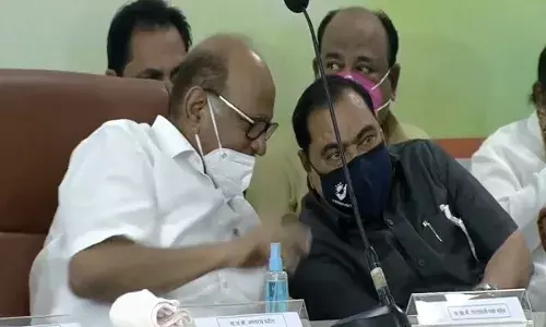 खडसेंचा राष्ट्रवादीत प्रवेश: पवारांनी एकाच दगडात मारले हे दोन पक्षी खडसेंचा राष्ट्रवादीत प्रवेश: पवारांनी एकाच दगडात मारले हे दोन पक्षी