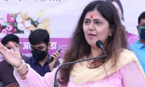 बाबा मी येतेय... बाबा मी येतेय...