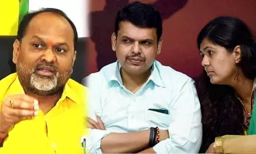 पंकजाचा अखेरचा हल्ला, जानकर युतीतून बाहेर पडणार? पंकजाचा अखेरचा हल्ला, जानकर युतीतून बाहेर पडणार?