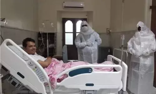 देवेंद्र फडणवीस यांच्या प्रकृतीत सुधारणा :लवकरच डिस्चार्ज होणार देवेंद्र फडणवीस यांच्या प्रकृतीत सुधारणा :लवकरच डिस्चार्ज होणार