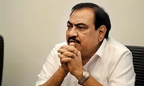 राष्ट्रवादीचे नेते एकनाथ खडसे अपघातातून बचावले