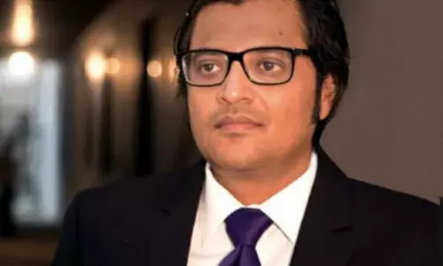 अर्णब गोस्वामीला अटक, अन्वय नाईक आत्महत्येप्रकरणी कारवाई