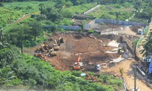 शाळा, पोलीस वसाहत, स्वस्त आणि परवडणाऱ्या घरांची जागा मेट्रो कार शेड ला सरकारने प्रसिद्ध केली नोटीस