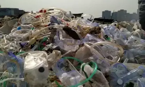 Exclusive - मुंबईकरांच्या आरोग्याशी खेळ, प्रक्रियेशिवाय वैद्यकीय कचरा डम्पिंग ग्राऊंडवर Exclusive - मुंबईकरांच्या आरोग्याशी खेळ, प्रक्रियेशिवाय वैद्यकीय कचरा डम्पिंग ग्राऊंडवर