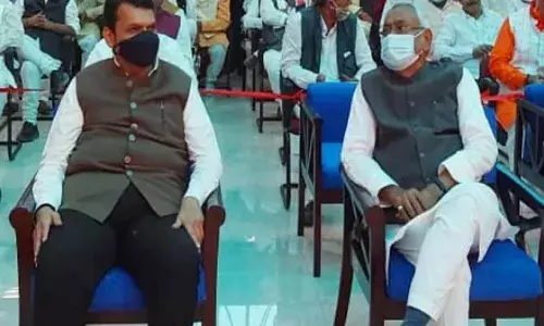 बिहार : भाजपचा शब्द आणि शिवसेनेचे चिमटे बिहार : भाजपचा शब्द आणि शिवसेनेचे चिमटे