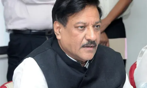 पवारानंतर चव्हाणांना इन्कम टॅक्सची नोटीस