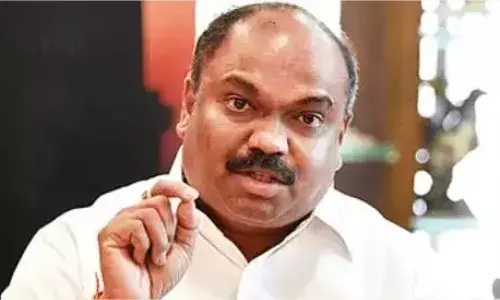 शरद पवार आणि आशिष शेलार यांच्या उपस्थितीत झालेल्या पुस्तक प्रकाशन कार्यक्रमात