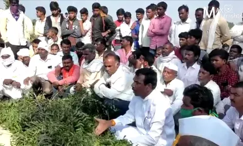 जालन्यात तीन सख्ख्या भावांचा शॉक लागून मृत्यू : उर्जामंत्र्यांचे चौकशीचे आदेश जालन्यात तीन सख्ख्या भावांचा शॉक लागून मृत्यू : उर्जामंत्र्यांचे चौकशीचे आदेश