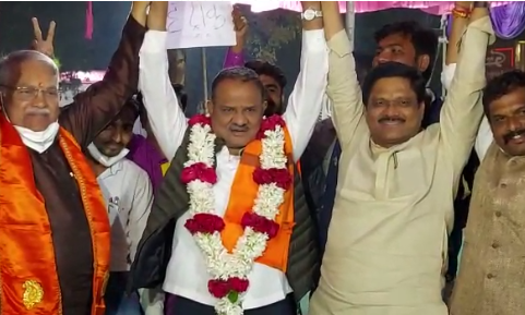 विधानपरिषद निवडणूक: सतीश चव्हाणांची हॅट्रट्रिक,भाजप उमेदवाराला पदवीधरांकानी नाकारलं