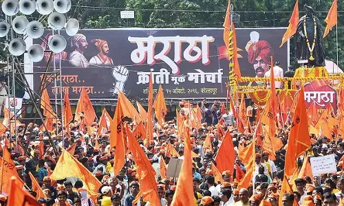 मराठा आरक्षणाचे भवितव्य आज सर्वोच्च न्यायालयात ठरणार मराठा आरक्षणाचे भवितव्य आज सर्वोच्च न्यायालयात ठरणार