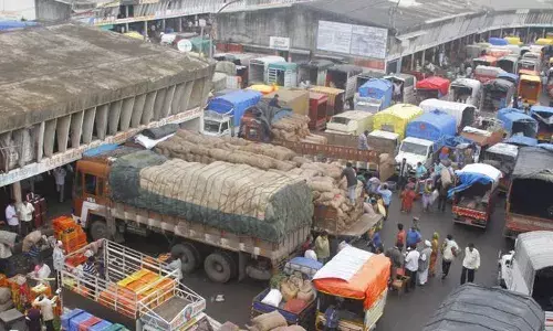 कार्टेल मोडून काढा; बाजार समित्या मोडून टाकण्याची गरज नाही: सुनील तांबे