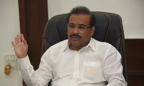 राज्यात ५ ते ६ दिवस पुरेल एवढाच रक्तसाठा, रक्तदान करा : राजेश टोपे