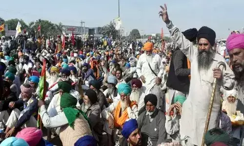 दिल्ली आंदोलन : केंद्र सरकार आणि शेतकरी प्रतिनिधींमधील बैठक रद्द दिल्ली आंदोलन : केंद्र सरकार आणि शेतकरी प्रतिनिधींमधील बैठक रद्द