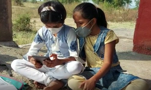 कोरोना काळातही सुरु होती टॅबवरची शाळा