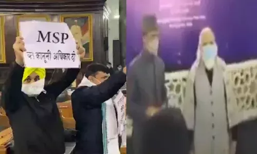 काळे कायदे मागे घ्या, आप खासदारांची पंतप्रधानांसमोर घोषणाबाजी