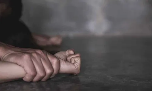 सामूहिक बलात्कार पीडित महिलेला ठरवले चारित्र्यहिन, बीड जिल्ह्यातील प्रकार सामूहिक बलात्कार पीडित महिलेला ठरवले चारित्र्यहिन, बीड जिल्ह्यातील प्रकार