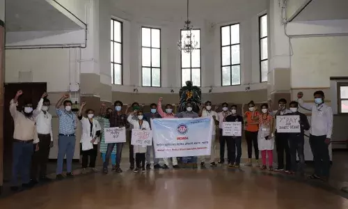 कोरोना वॉरियर्स वाऱ्यावर शासकीय महाविदयालय व रूग्णालयातील डॉक्टरांचा संपावर जाणार कोरोना वॉरियर्स वाऱ्यावर शासकीय महाविदयालय व रूग्णालयातील डॉक्टरांचा संपावर जाणार