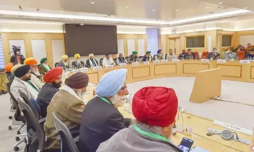 शेतकरी आंदोलन: शेतकरी सरकार बैठक संपली, बैठकीत कोणताही तोडगा नाही... शेतकरी आंदोलन: शेतकरी सरकार बैठक संपली, बैठकीत कोणताही तोडगा नाही...