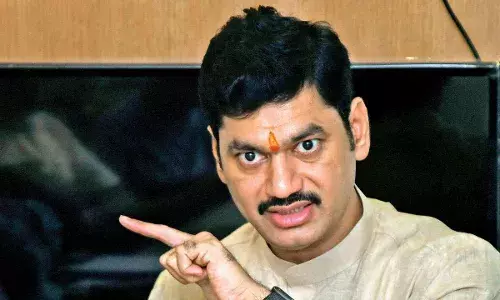बलात्काराच्या आरोपावर धनंजय मुंडे यांचे स्पष्टीकरण बलात्काराच्या आरोपावर धनंजय मुंडे यांचे स्पष्टीकरण