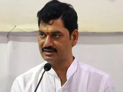 Dhananjay Munde: यांच्याविरोधातील बलात्काराची तक्रार मागे