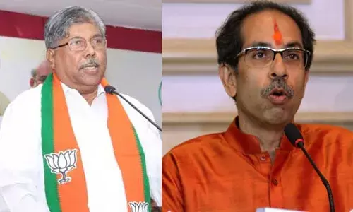 #गावगाड्याचे_इलेक्शन : शिवसेनेचा दे धक्का, चंद्रकांत पाटील यांच्या गावात फडकावला झेंडा #गावगाड्याचे_इलेक्शन : शिवसेनेचा दे धक्का, चंद्रकांत पाटील यांच्या गावात फडकावला झेंडा