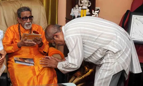 शिवसेना द्वेषाची कावीळ झालेल्यांना माफ करा !