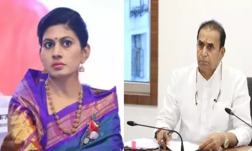 त्या आक्षेपार्ह शब्दाबद्दल गृहमंत्र्यांच्या टीकेला रक्षा खडसेंचे उत्तर त्या आक्षेपार्ह शब्दाबद्दल गृहमंत्र्यांच्या टीकेला रक्षा खडसेंचे उत्तर