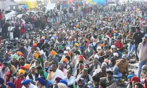 गाझीपूर आंदोलन: शेतकऱ्यांना आंदोलन स्थळ सोडण्याचे पोलिसांचे आदेश... गाझीपूर आंदोलन: शेतकऱ्यांना आंदोलन स्थळ सोडण्याचे पोलिसांचे आदेश...