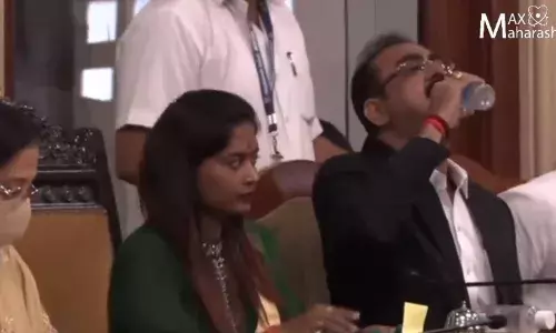 #BMCBUDGET - पाणी समजून सहआयुक्त सॅनिटायझर प्यायले