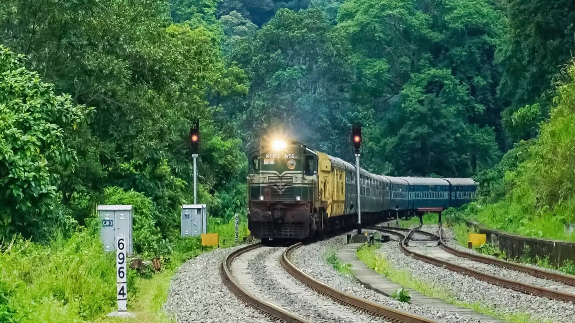 कल्याण ते अहमदनगर व्हाया मुरबाड-माळशेजघाट रेल्वेमार्गाचे रखडलेपण अनास्थेपणाचे उदाहरण