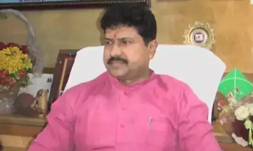 खासदार मोहनभाई डेलकर यांची मुंबईत आत्महत्या