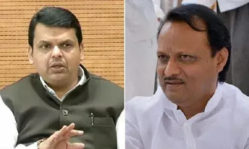 १२ आमदारांच्या नियुक्तीचा वाद, अजित पवार – देवेंद्र फडणवीस यांच्यात खडाजंगी १२ आमदारांच्या नियुक्तीचा वाद, अजित पवार – देवेंद्र फडणवीस यांच्यात खडाजंगी