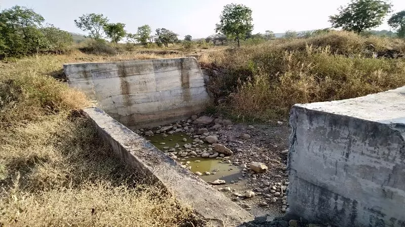 जलयुक्त शिवार योजनेत माथा ते पायथा नियम धाब्यावर बसवला गेला, द युनिक फाऊंडेशनचे संशोधन