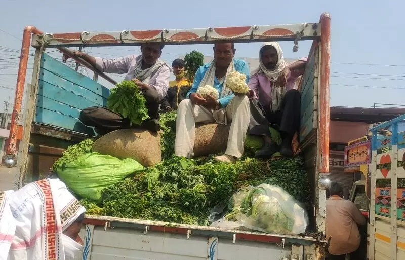 जनता कर्फ्यू शेतकऱ्यांच्या जीवावर उठला...