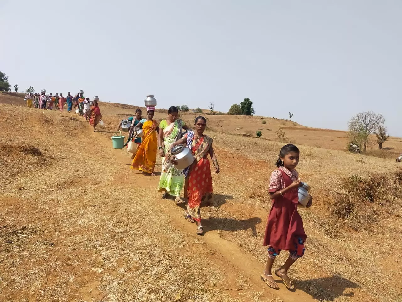 महिलांनो पाण्याचा सत्याग्रह कराच