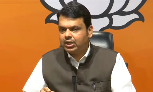 सचिन वाझेंचे सरकारमधील सूत्रधार कोण ?- देवेंद्र फडणवीस