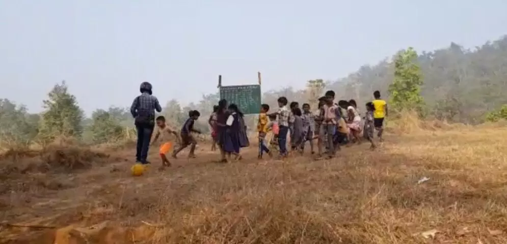 शिक्षण हक्क कायद्यांतर्गत आदिवासी विद्यार्थ्यांना इंग्रजी शाळांमध्ये मिळणार प्रवेश