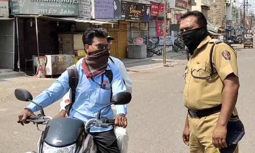 #Lockdown2021 : वीकेण्ड लॉकडाऊनमध्ये बाहेर फिरणाऱ्यांवर पोलिसांची कारवाई