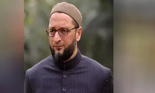 जळगावात शिवसेनेला पाठिंबा देणारे MIM चे तीन नगरसेवक निलंबित जळगावात शिवसेनेला पाठिंबा देणारे MIM चे तीन नगरसेवक निलंबित