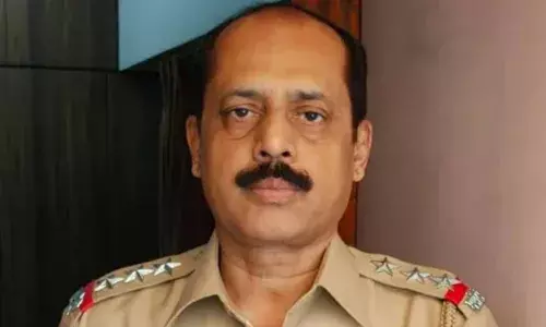 सचिन वाझेच्या निमित्ताने : ऍड . विश्वास काश्यप सचिन वाझेच्या निमित्ताने : ऍड . विश्वास काश्यप