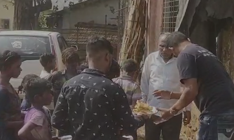 होळी करु लहान, पोळी करु दान, सामाजिक बांधिलकीचा आदर्श