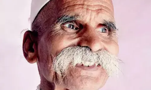कोरोनामुळे मरणारी माणसं ही जगण्याच्या लायकीची नाहीत: भिडे कोरोनामुळे मरणारी माणसं ही जगण्याच्या लायकीची नाहीत: भिडे