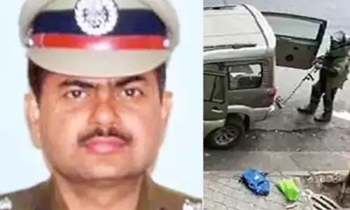 सचिन वाझे प्रकरणाला वेगळे वळण, NIA चे महानिरीक्षक अनिल शुक्ला यांची तडकाफडकी बदली सचिन वाझे प्रकरणाला वेगळे वळण, NIA चे महानिरीक्षक अनिल शुक्ला यांची तडकाफडकी बदली