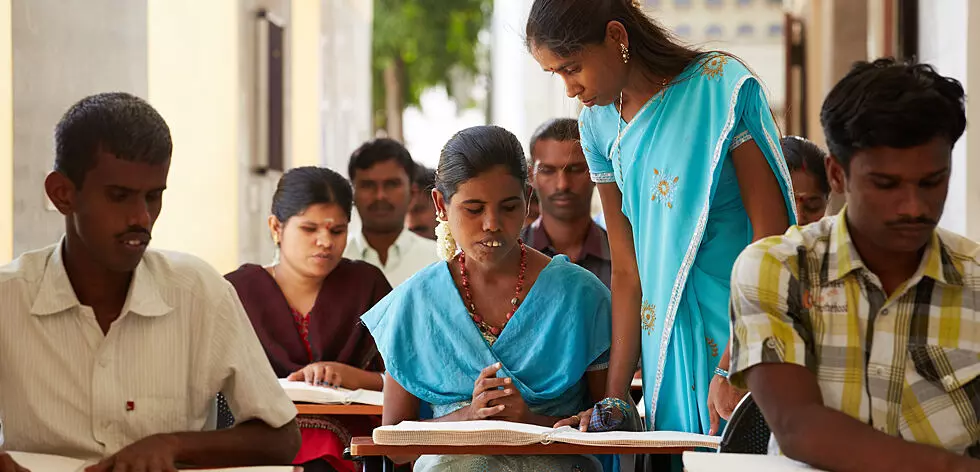 कोरोनाच्या काळात दृष्टीहीन विद्यार्थ्यांना प्रमाणपत्राची सक्ती कशासाठी...