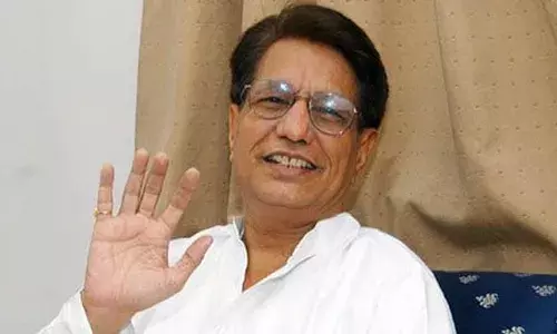 माजी केंद्रीय मंत्री अजित सिंह यांचे कोरोनामुळे निधन माजी केंद्रीय मंत्री अजित सिंह यांचे कोरोनामुळे निधन