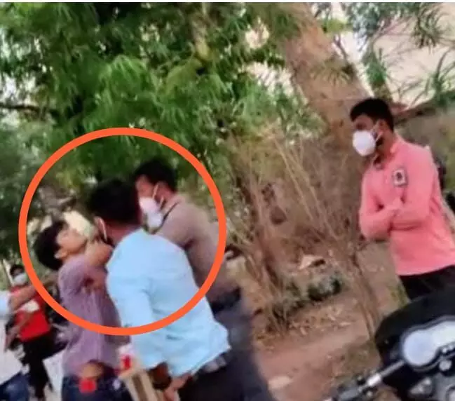 Video: माजी आमदाराच्या मुलाची ऑन ड्युटी डॉक्टरला मारहाण