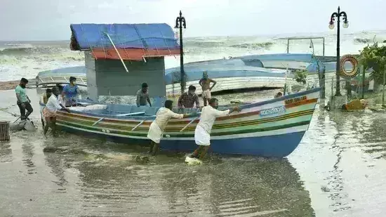 तौत्के वादळाची नक्की स्थिती काय आहे? महाराष्ट्राला फटका बसणार का?