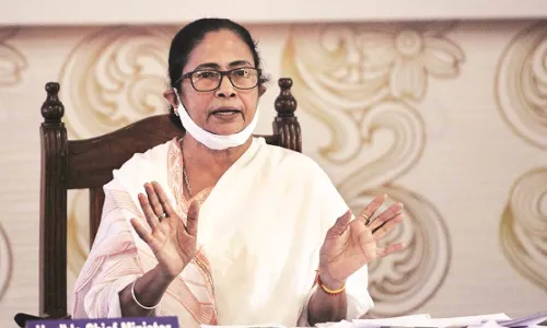 पश्चिम बंगालमध्ये विधानपरिषद अस्तित्वात येणार, ममता बॅनर्जींच्या मंत्रिमंडळाने दिली मंजूरी पश्चिम बंगालमध्ये विधानपरिषद अस्तित्वात येणार, ममता बॅनर्जींच्या मंत्रिमंडळाने दिली मंजूरी