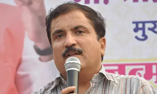 छत्रपती संभाजी राजांच्या बदनामीप्रकरणी गिरीश कुबेर देशाची माफी मागा: अतुल भातखळकर छत्रपती संभाजी राजांच्या बदनामीप्रकरणी गिरीश कुबेर देशाची माफी मागा: अतुल भातखळकर
