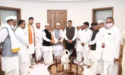 वारकरी शिष्टमंडळ देवेंद्र फडणवीस यांच्या भेटीला वारकरी शिष्टमंडळ देवेंद्र फडणवीस यांच्या भेटीला